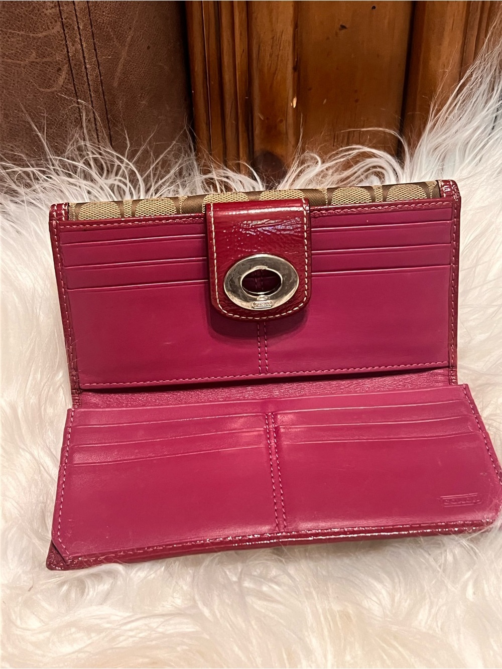 Coach Beige Signature Canvas Wallet with Red Patent Trim - Picture 11 of 12